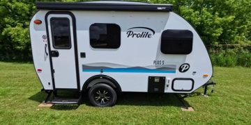 Prolite Plus S travel trailer—Under 1,500 lbs., with a bath